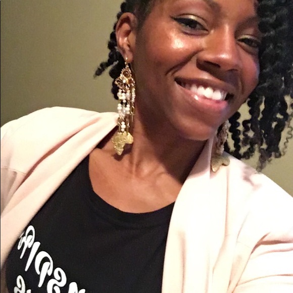 Meet your Posher, Alecia - Picture 6 of 8